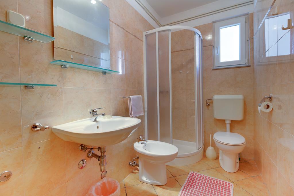 Apartmani Dorita Mali Losinj Exterior photo