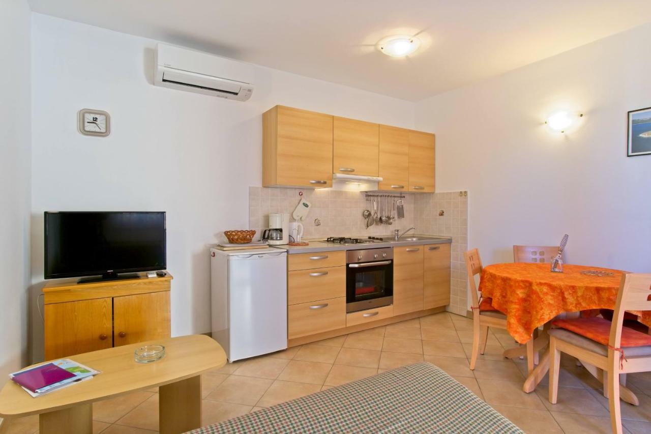 Apartmani Dorita Mali Losinj Exterior photo